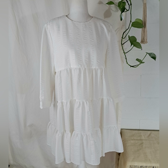 Zara Dresses & Skirts - Zara Sharon Viral Shift Dress Womens SzL White Textured Tiered 3/4 Sleeve Mini
